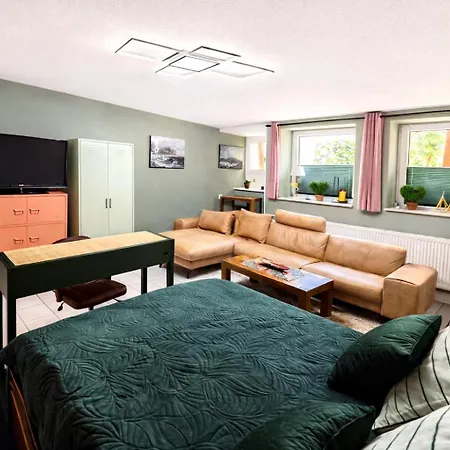 Studio-apartment Mit Eigenem Eingang Und Terrasse In Kiel-holtenau *